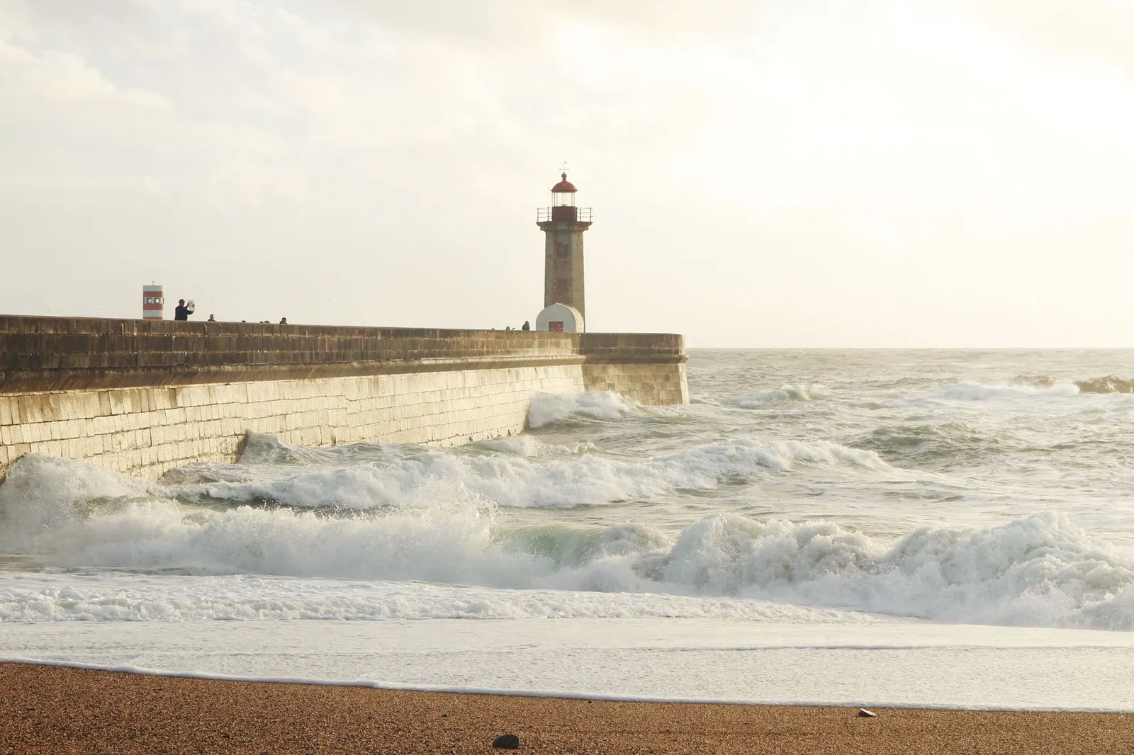 Côte portugaise sous une lumière douce d’arrière-saison